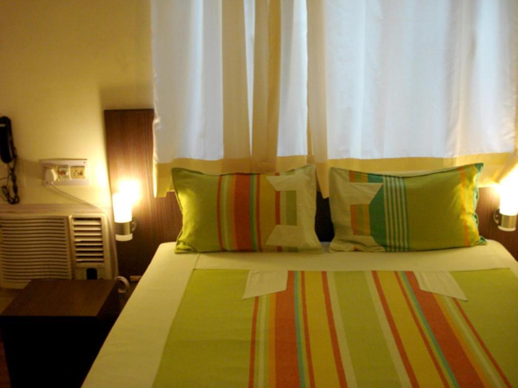 Down Town Guest House Калькутта Номер фото