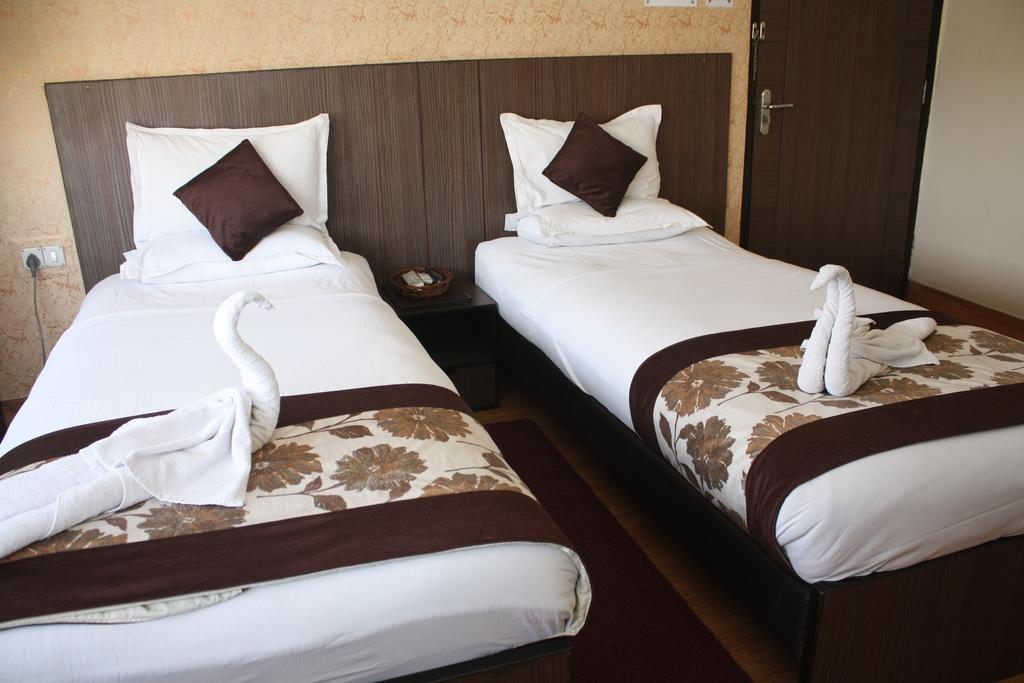 Down Town Guest House Калькутта Экстерьер фото