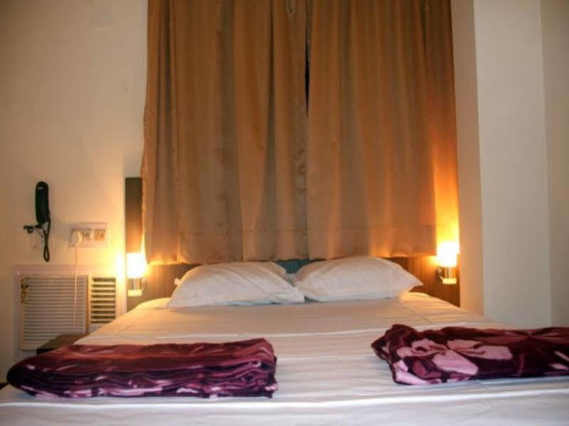 Down Town Guest House Калькутта Экстерьер фото